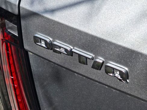 New 2026 Cadillac Optiq Luxury 2 image 39