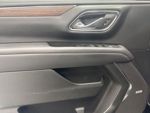 Used 2024 Chevrolet Suburban High Country AWD/4WD image 9