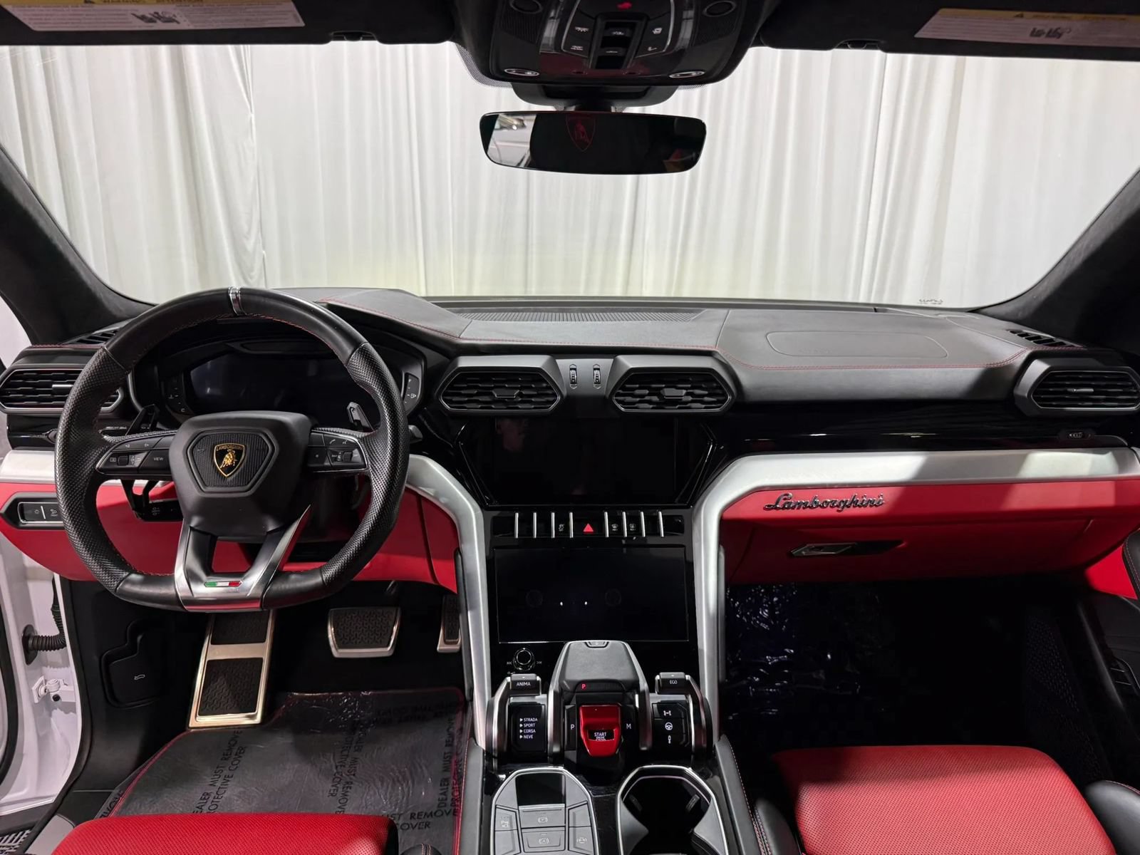 Used 2022 Lamborghini Urus AWD/4WD image 23
