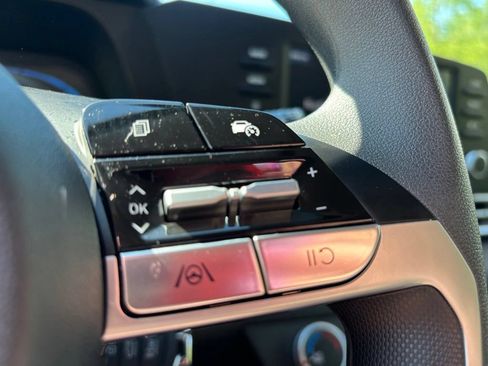 Certified 2026 Hyundai Elantra SE FWD image 22