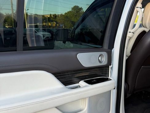 Used 2024 Lincoln Navigator Black Label image 11