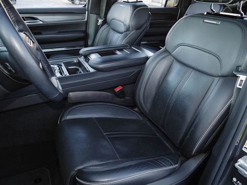 Used 2022 Jeep Grand Wagoneer Series II image 23