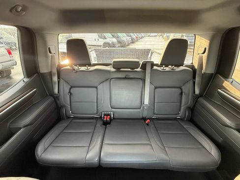 Used 2024 GMC Sierra 1500 SLT image 15