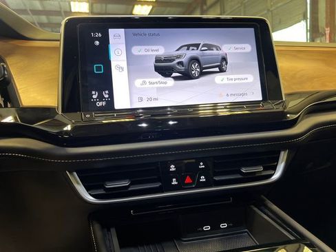 Certified 2025 Volkswagen Atlas SE FWD image 25