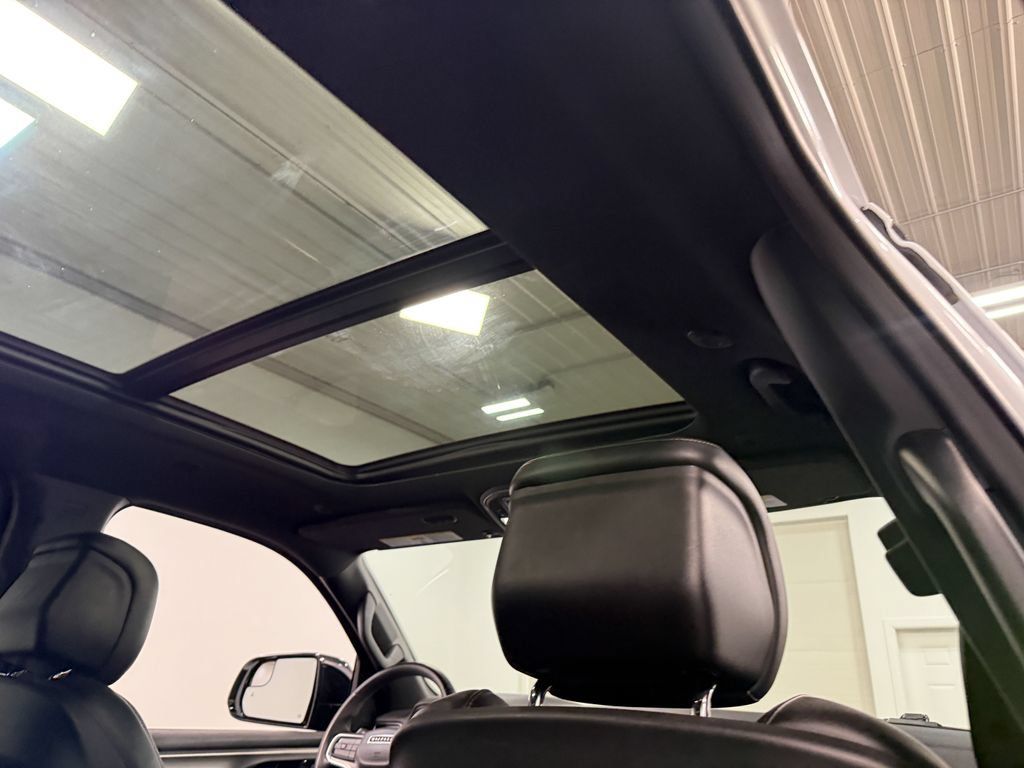 Used 2024 Jeep Wagoneer Series II AWD/4WD image 69