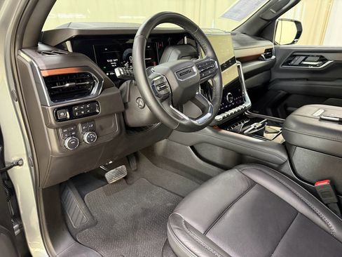 Certified 2025 GMC Yukon Denali AWD/4WD image 33