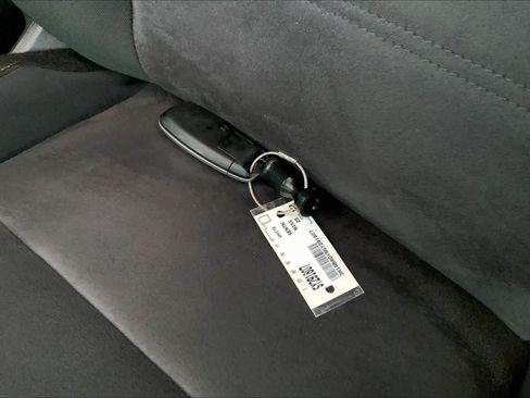 Used 2025 Nissan Sentra SR w/ Midnight Edition FWD image 13