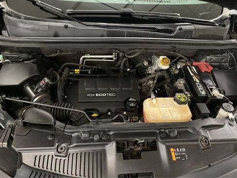 Used 2017 Chevrolet Trax LT w/ LT Convenience Package AWD/4WD image 12
