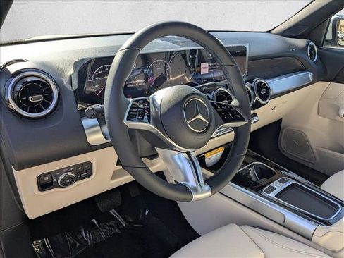 Certified 2026 Mercedes-Benz GLB 250 4MATIC image 4