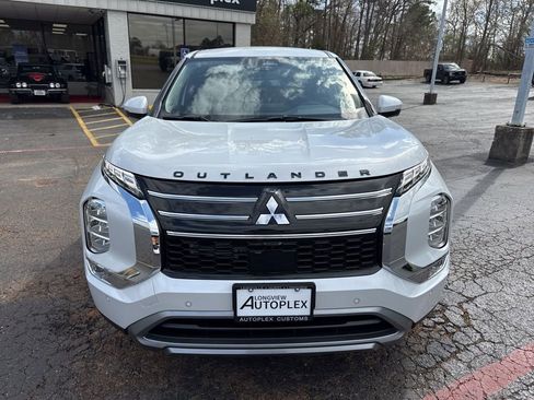 New 2026 Mitsubishi Outlander SE image 3