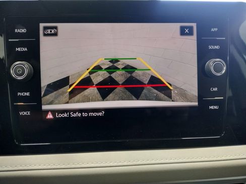 New 2025 Volkswagen Taos SE image 8