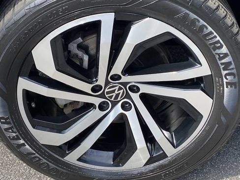 Used 2023 Volkswagen Atlas SEL AWD/4WD image 30