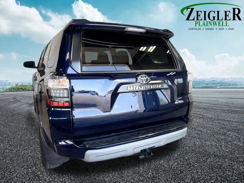 Used 2024 Toyota 4Runner TRD Off-Road AWD/4WD image 4