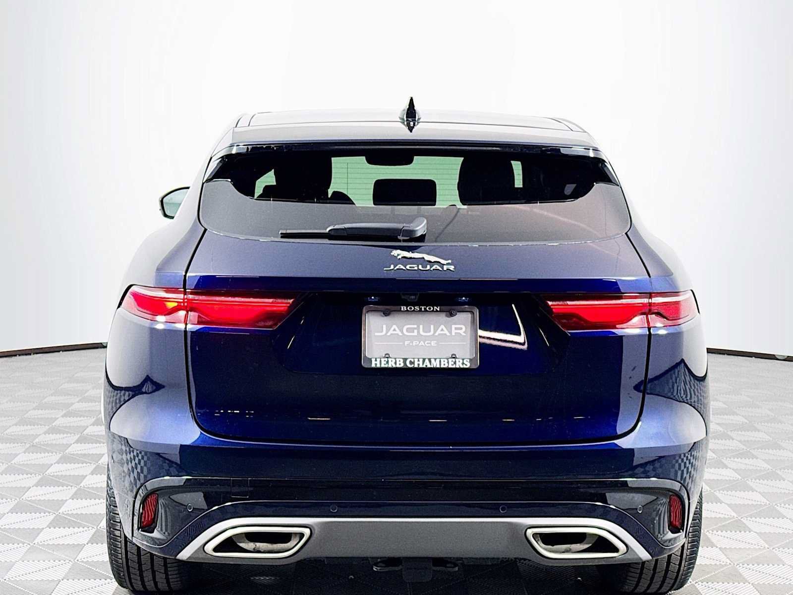 New 2025 Jaguar F-PACE R-Dynamic S AWD/4WD image 6