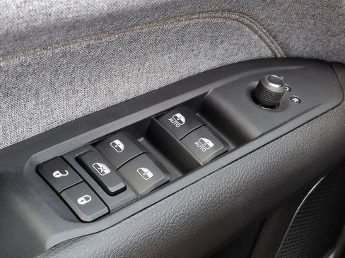 New 2026 Jeep Compass Latitude AWD/4WD image 25