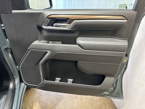 Used 2025 Chevrolet Silverado 1500 LT AWD/4WD image 25