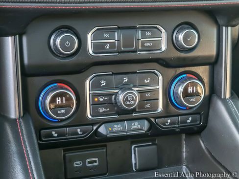 Used 2021 Chevrolet Suburban RST w/ Luxury Package image 26