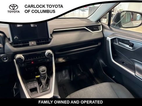 Used 2025 Toyota RAV4 XLE AWD/4WD image 19