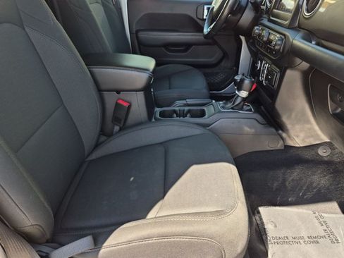 Used 2019 Jeep Wrangler Unlimited Sahara AWD/4WD image 20