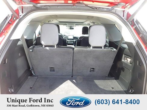 Used 2021 Ford Explorer Limited w/ Equipment Group 301A AWD/4WD image 31