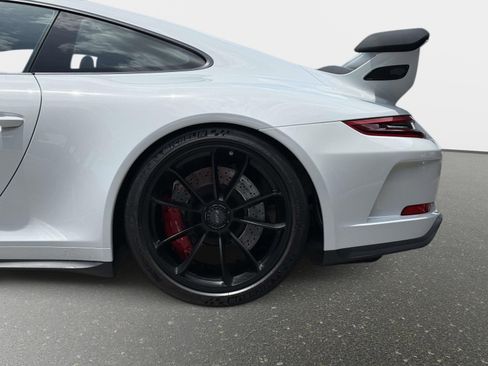 Used 2018 Porsche 911 GT3 RWD image 15