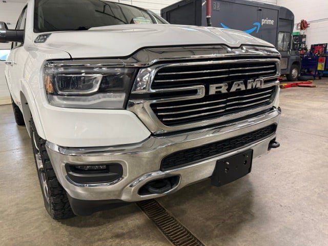 Used 2022 RAM 1500 Laramie w/ Off Road Group AWD/4WD image 2
