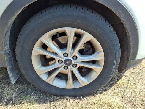 Used 2015 Ford Escape SE image 9