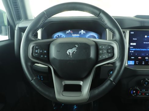 Used 2025 Ford Bronco Outer Banks image 16