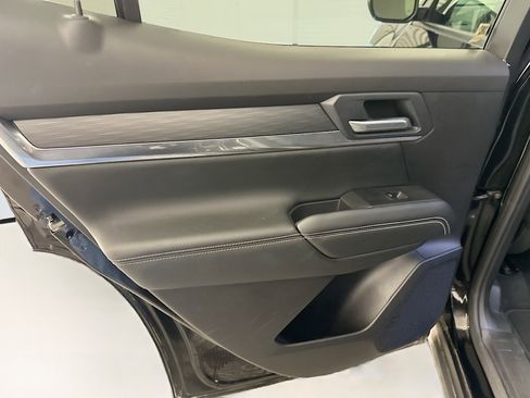 Used 2025 GMC Terrain Elevation image 27