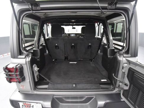Used 2019 Jeep Wrangler Unlimited Sport image 41