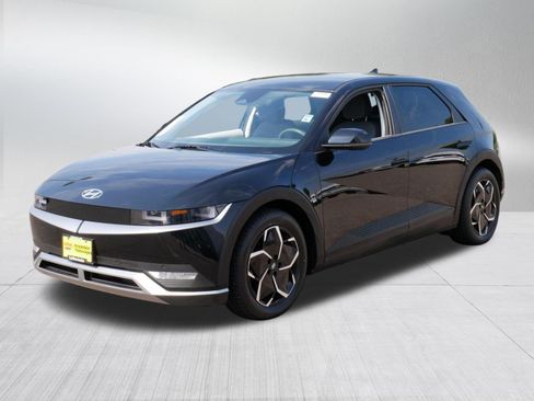Used 2024 Hyundai Ioniq 5 SEL AWD/4WD image 3