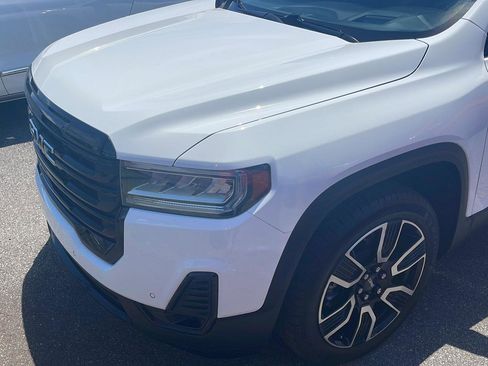 Used 2021 GMC Acadia SLT w/ Elevation Edition FWD image 3