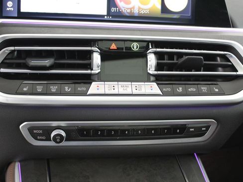 Used 2022 BMW X5 xDrive40i w/ M Sport Package image 18