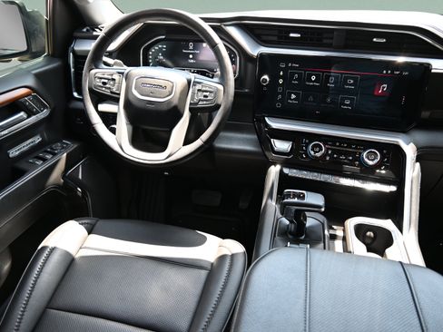 Used 2023 GMC Sierra 1500 Denali w/ Denali Reserve Package AWD/4WD image 10