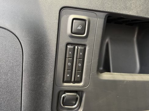 Used 2025 Lincoln Navigator L Reserve AWD/4WD image 7