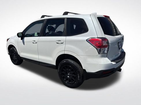 Used 2017 Subaru Forester 2.5i AWD/4WD image 3