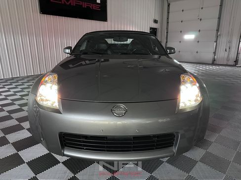 Used 2004 Nissan 350Z Touring RWD image 44