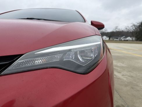 Used 2017 Toyota Corolla LE image 34