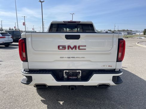 Used 2019 GMC Sierra 1500 AT4 w/ AT4 Premium Package AWD/4WD image 4