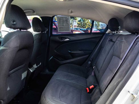 Used 2017 Chevrolet Cruze LT image 15