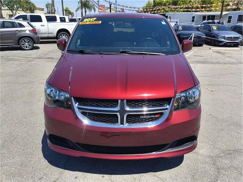 Used 2017 Dodge Grand Caravan SE FWD image 18