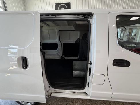 Used 2019 Nissan NV200 S w/ Back Door Glass Package FWD image 22