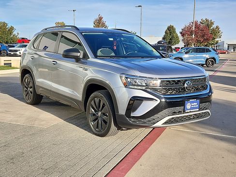 Certified 2023 Volkswagen Taos S image 4