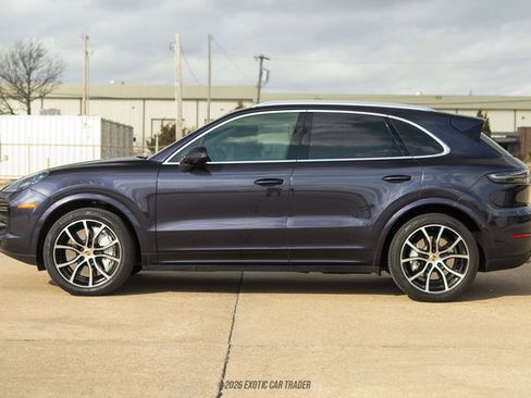Used 2019 Porsche Cayenne Turbo image 3