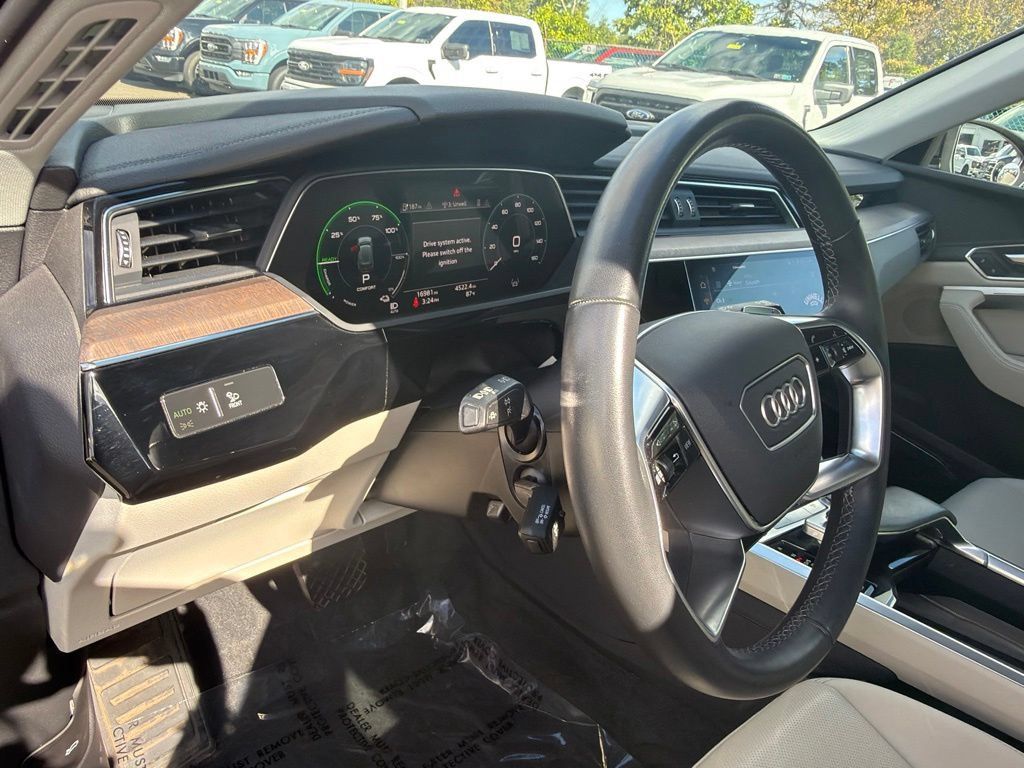Used 2024 Audi Q8 e-tron Premium Plus w/ Premium Plus Package AWD/4WD image 20