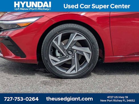 Used 2024 Hyundai Elantra Limited image 10