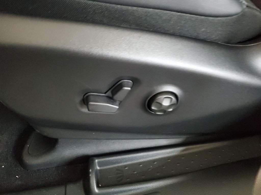 New 2027 Chrysler Pacifica Select FWD image 9