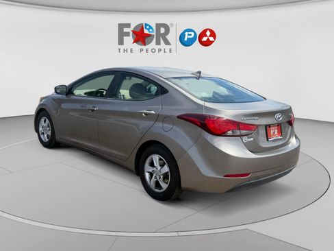 Used 2015 Hyundai Elantra SE FWD image 3
