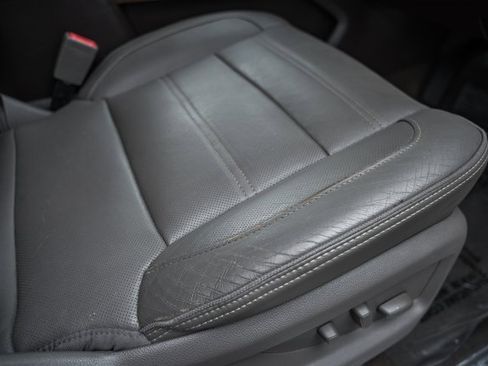 Used 2018 GMC Yukon Denali image 37