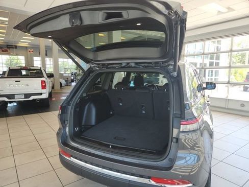 Certified 2025 Jeep Grand Cherokee Laredo w/ Luxury Tech Group I RWD image 45
